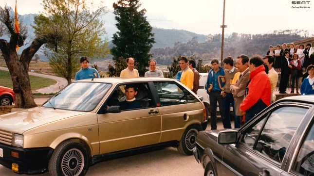 Felipe VI y su Seat Ibiza