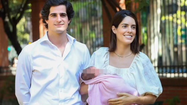 Rosario Fitz James Stuart Palazuelo y sus padres