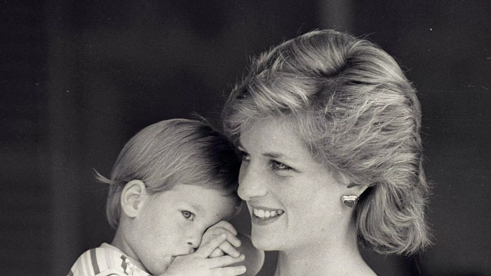 Diana de Gales con su hijo efe